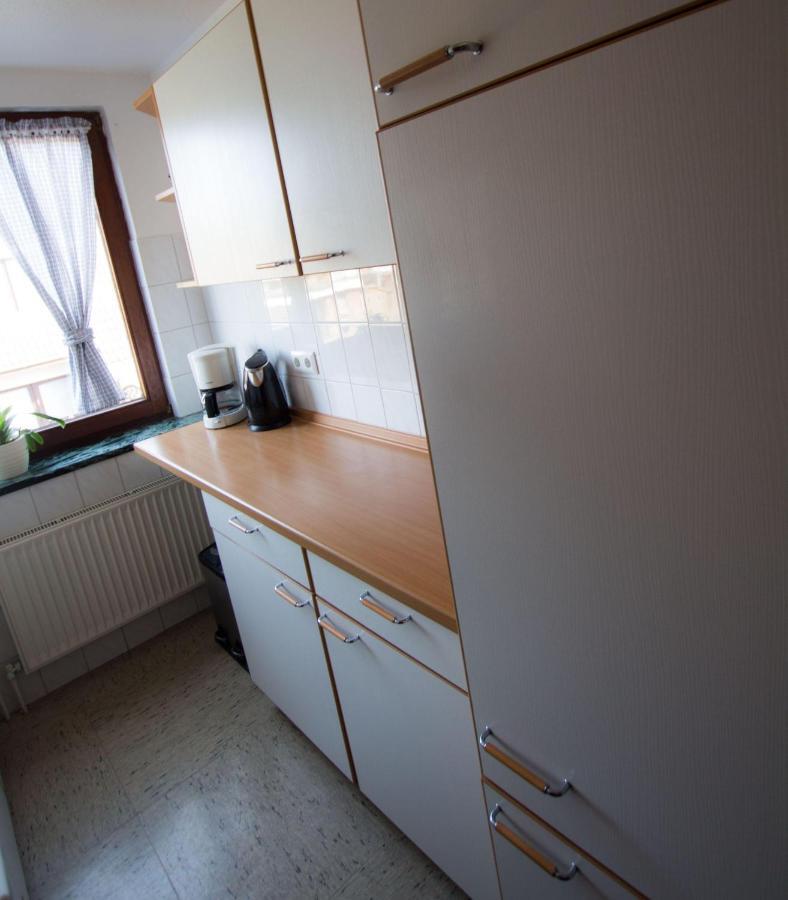 Ferienwohnungen-Neue-Tiefe-Wohnung-Kleiderbuegel Neue Tiefe Fehmarn Dış mekan fotoğraf